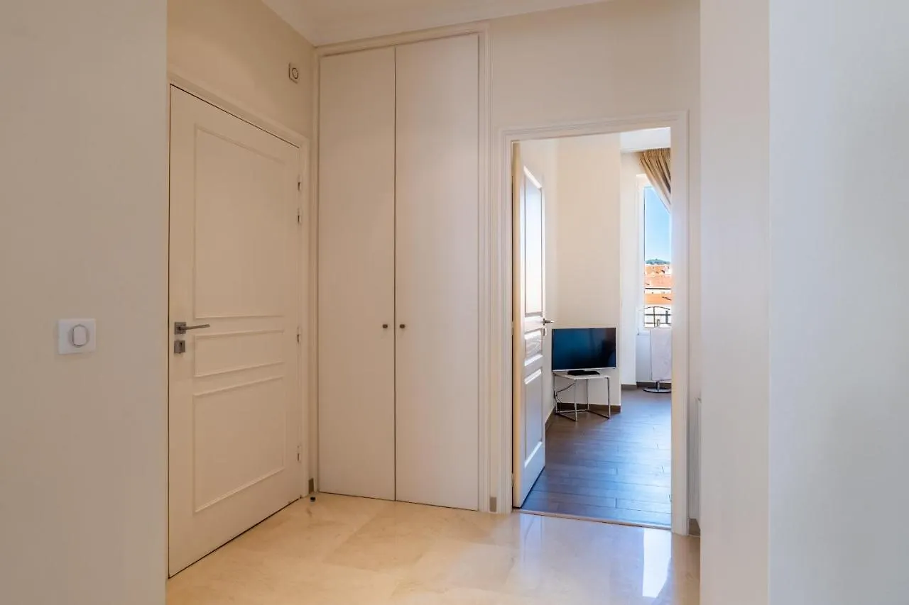 Apartament 2-Br Steps From The Palais Des Festivals Cannes